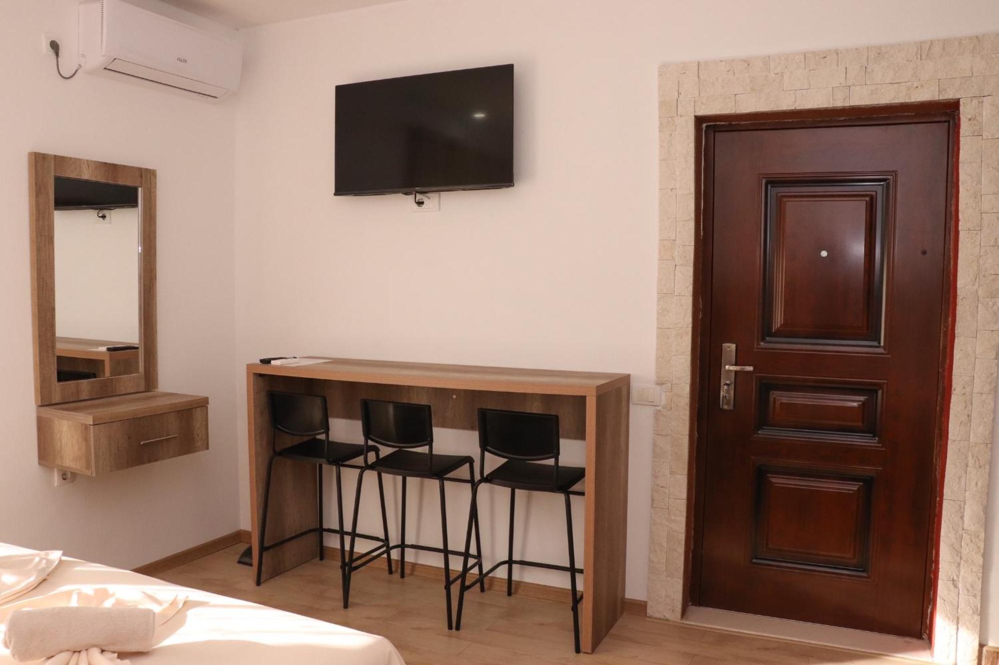 Gjinaj Apartments ウルツィニ エクステリア 写真
