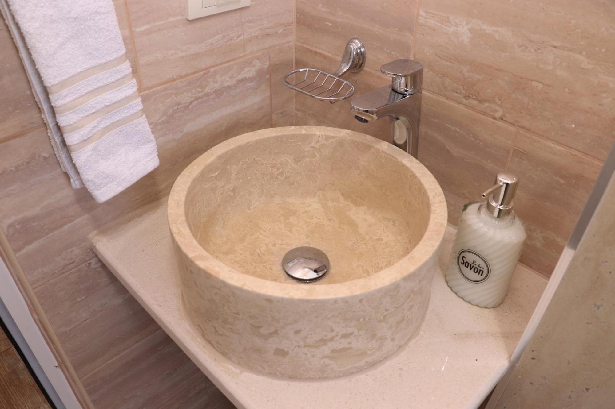 Gjinaj Apartments ウルツィニ エクステリア 写真