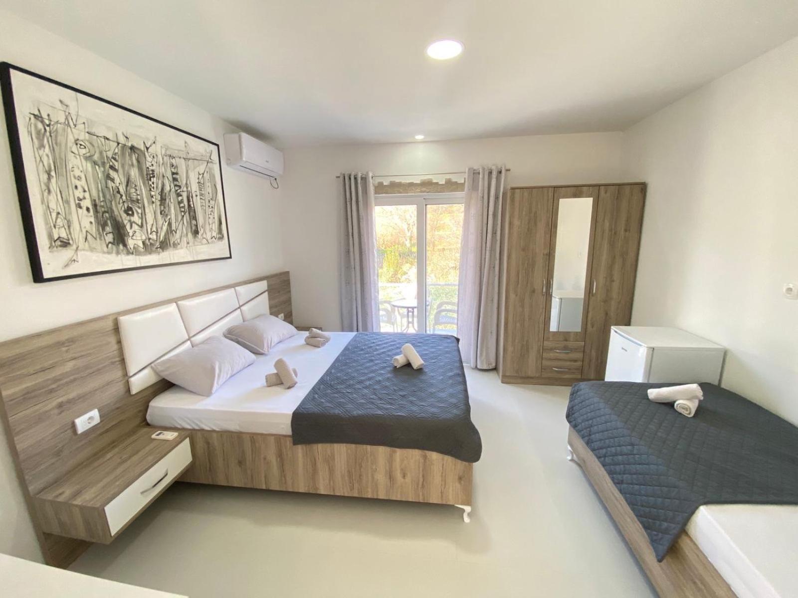 Gjinaj Apartments ウルツィニ エクステリア 写真