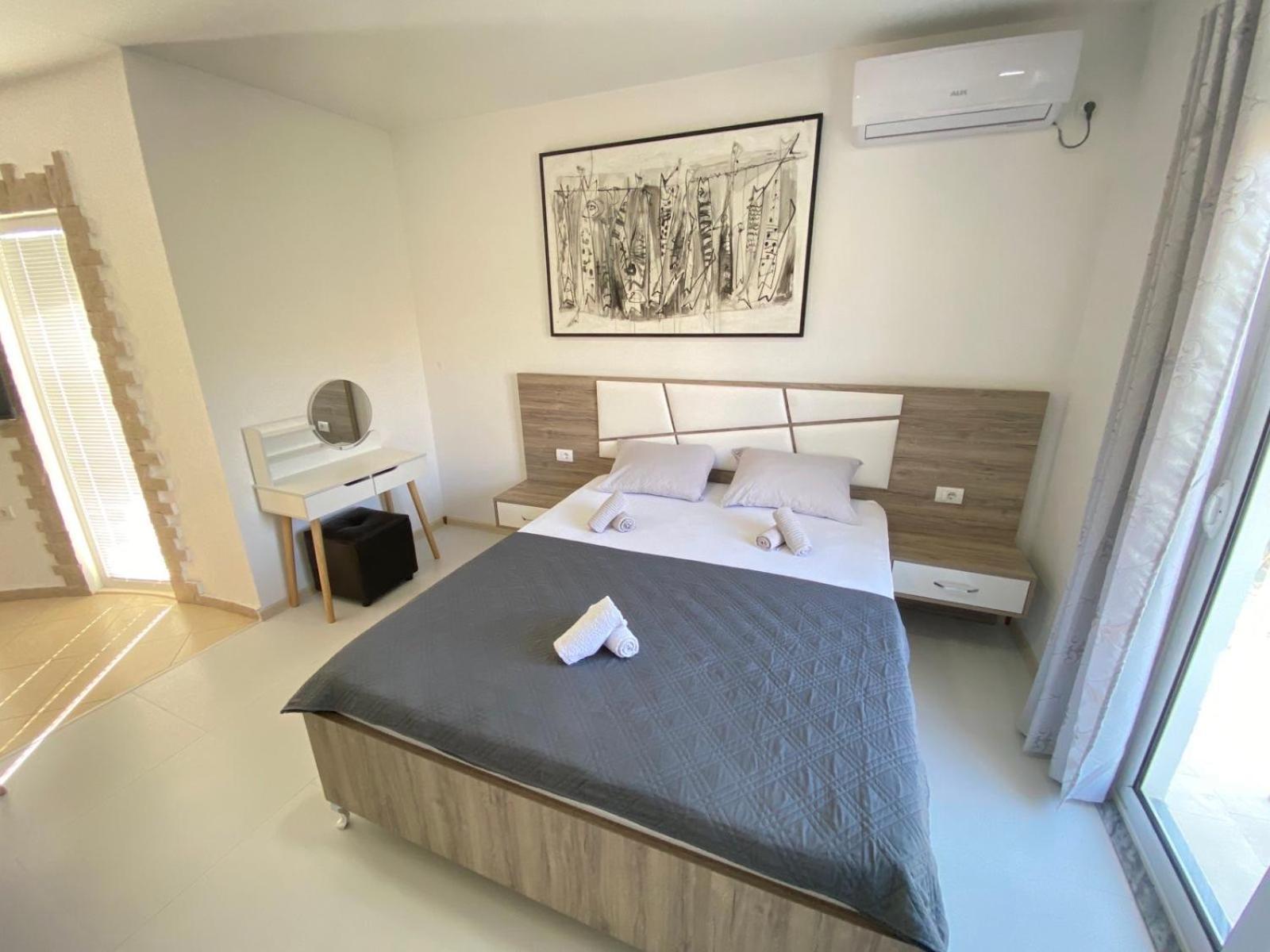 Gjinaj Apartments ウルツィニ エクステリア 写真