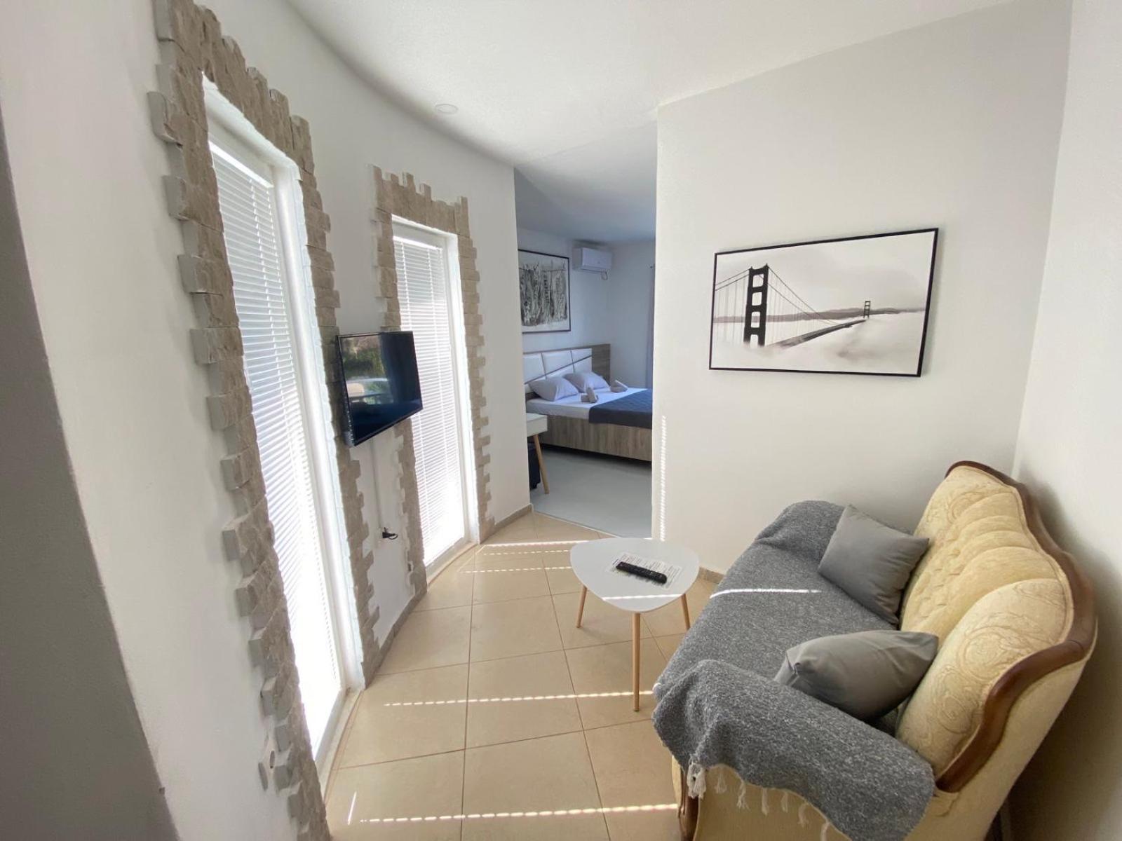 Gjinaj Apartments ウルツィニ エクステリア 写真