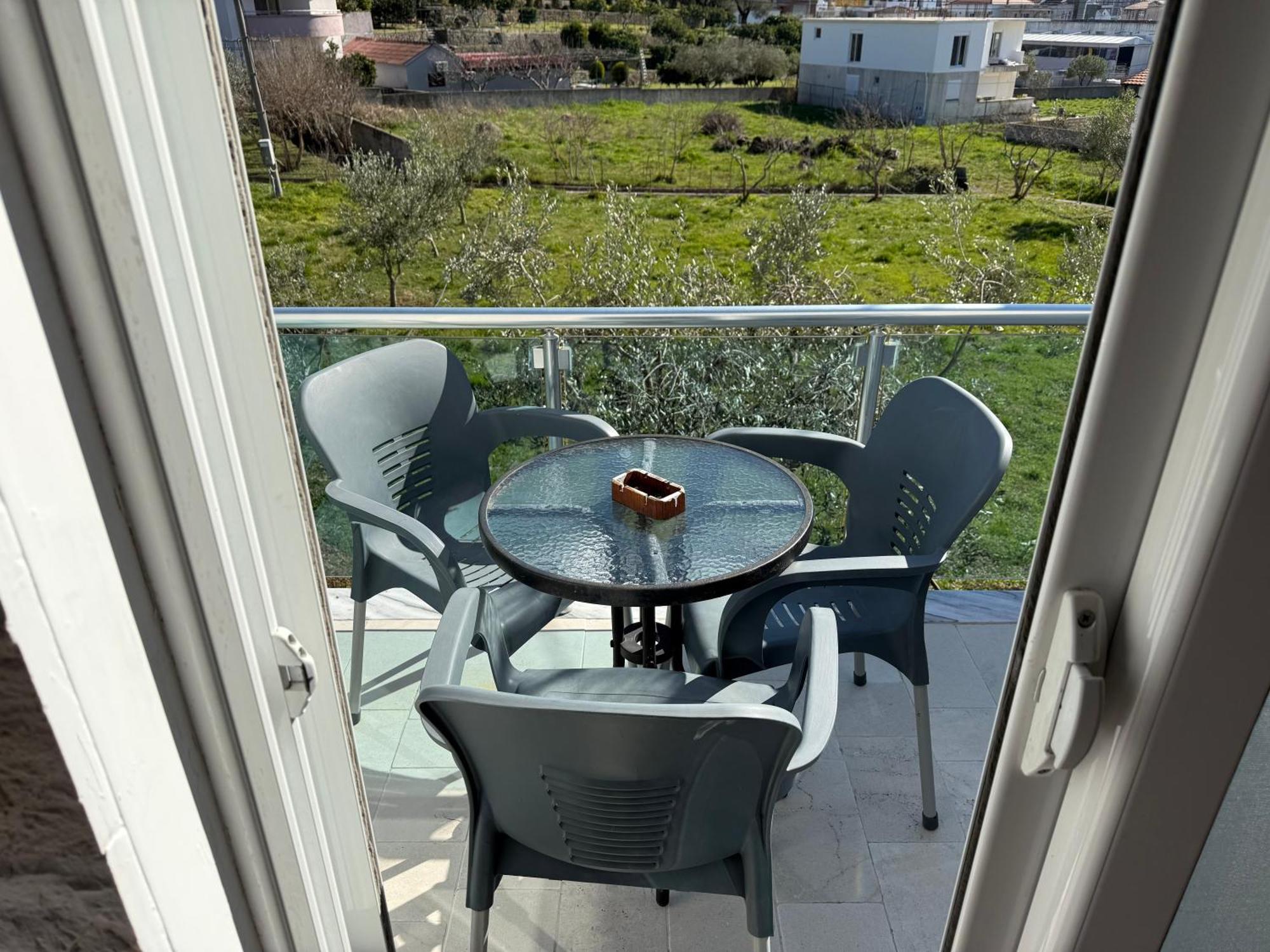 Gjinaj Apartments ウルツィニ エクステリア 写真
