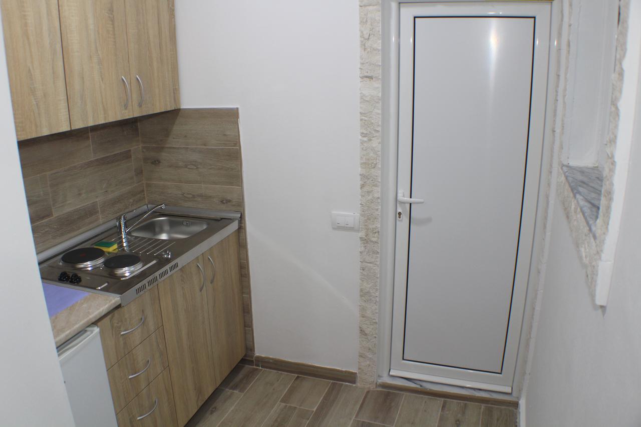 Gjinaj Apartments ウルツィニ エクステリア 写真