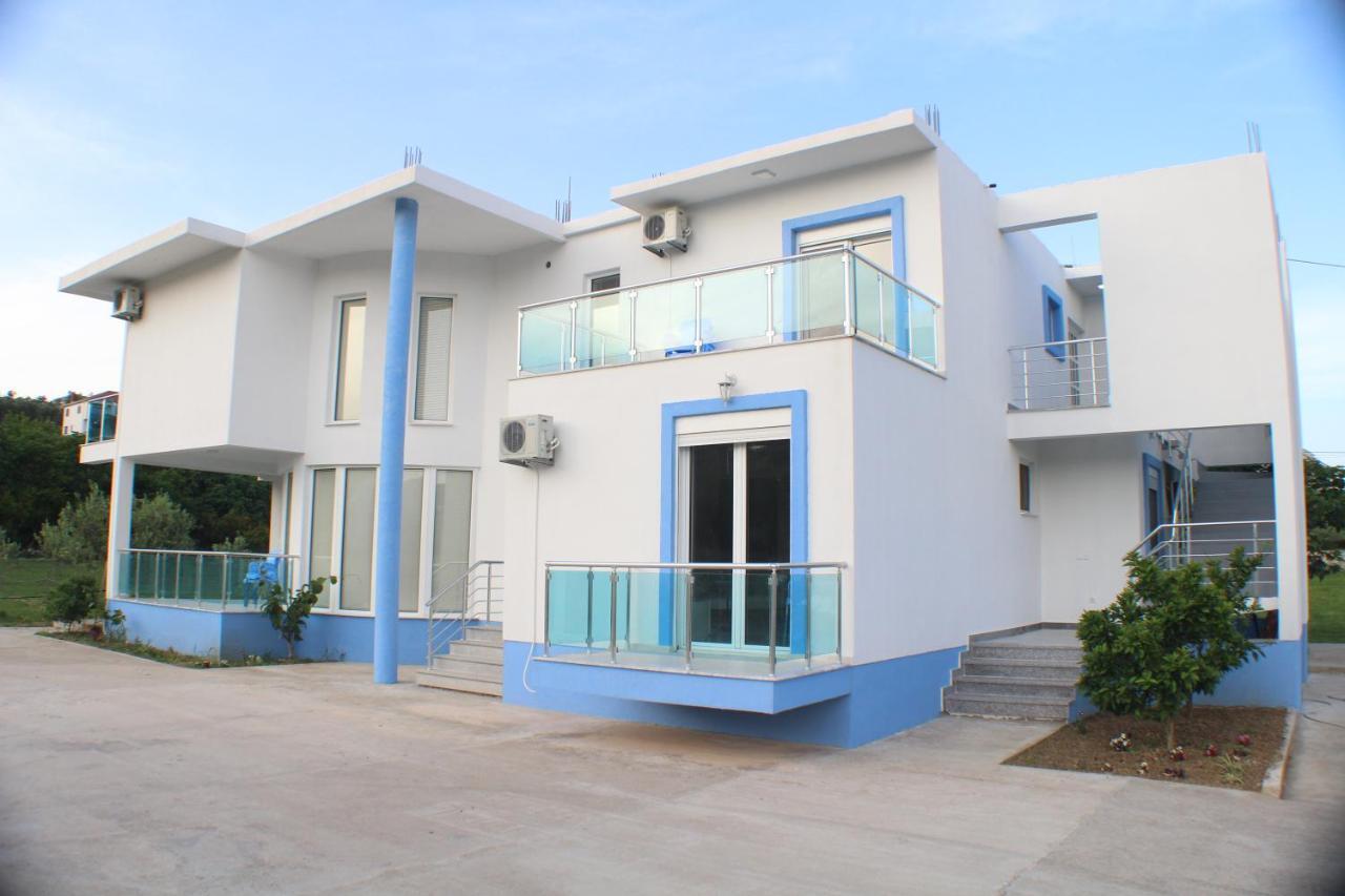 Gjinaj Apartments ウルツィニ 部屋 写真